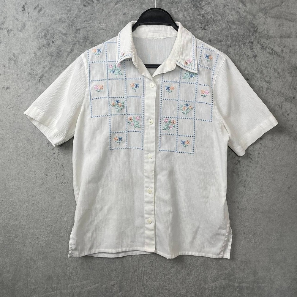 Cottagecore White Embroidered Floral Button Up Short Sleeve Shirt Medium Prairie